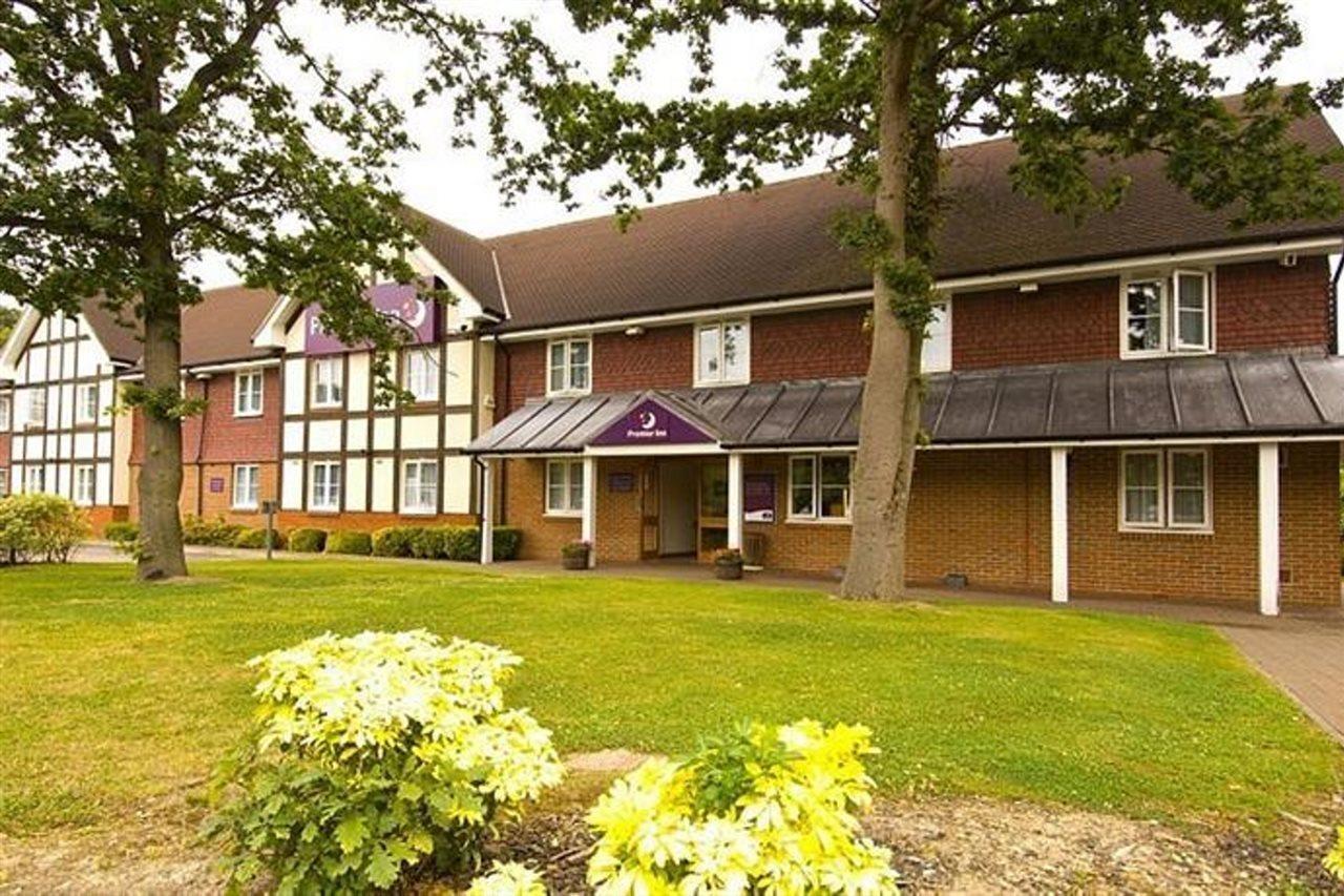 Premier Inn London Gatwick Airport East Crawley  Exterior photo